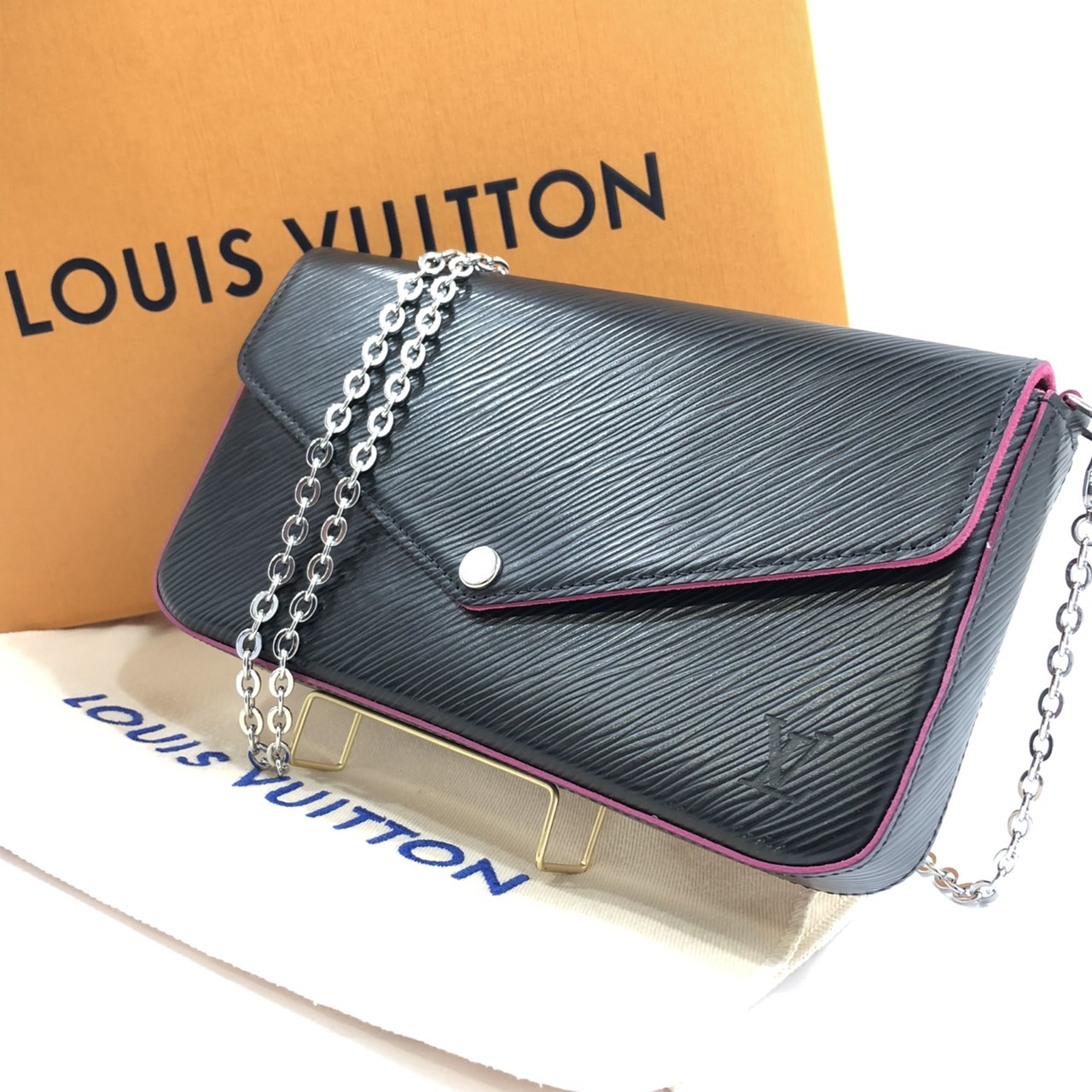 Louis Vuitton ルイヴィトン エピ ノワール ポシェットフェリシー