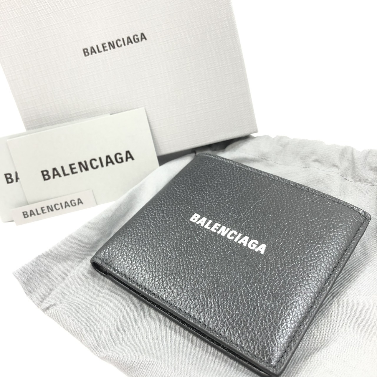 【美品】バレンシアガ 三つ折財布 シルバー カーフスキン エブリイデイ BALENCIAGA（バレンシアガ） 並行輸入 3つ折り財布 エブリデイ 594312