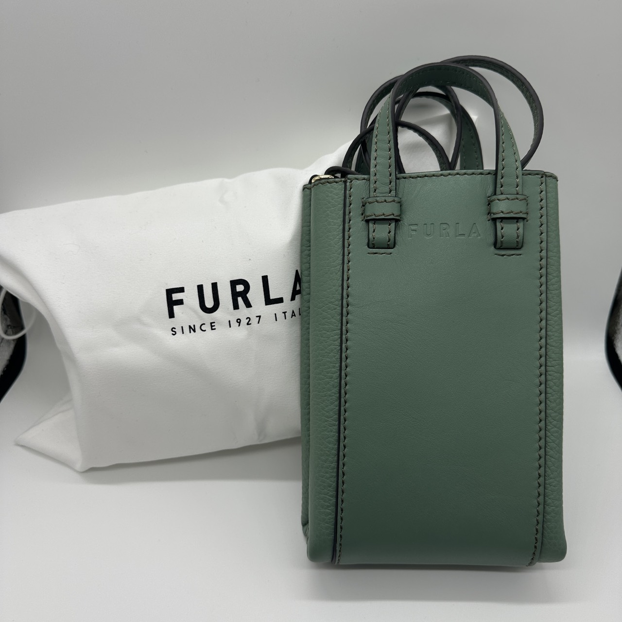 銀座屋 山科駅前店】トレンドカラーのFURLA ショルダーバッグをお 