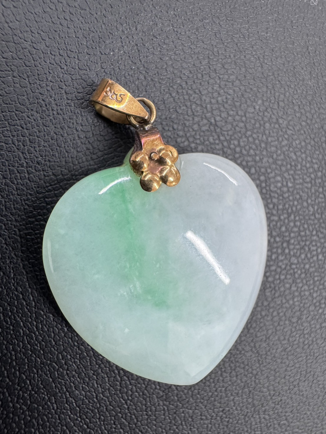 銀座屋 八幡東店】K14留め金付き 翡翠（ヒスイ）ハート型ネックレス