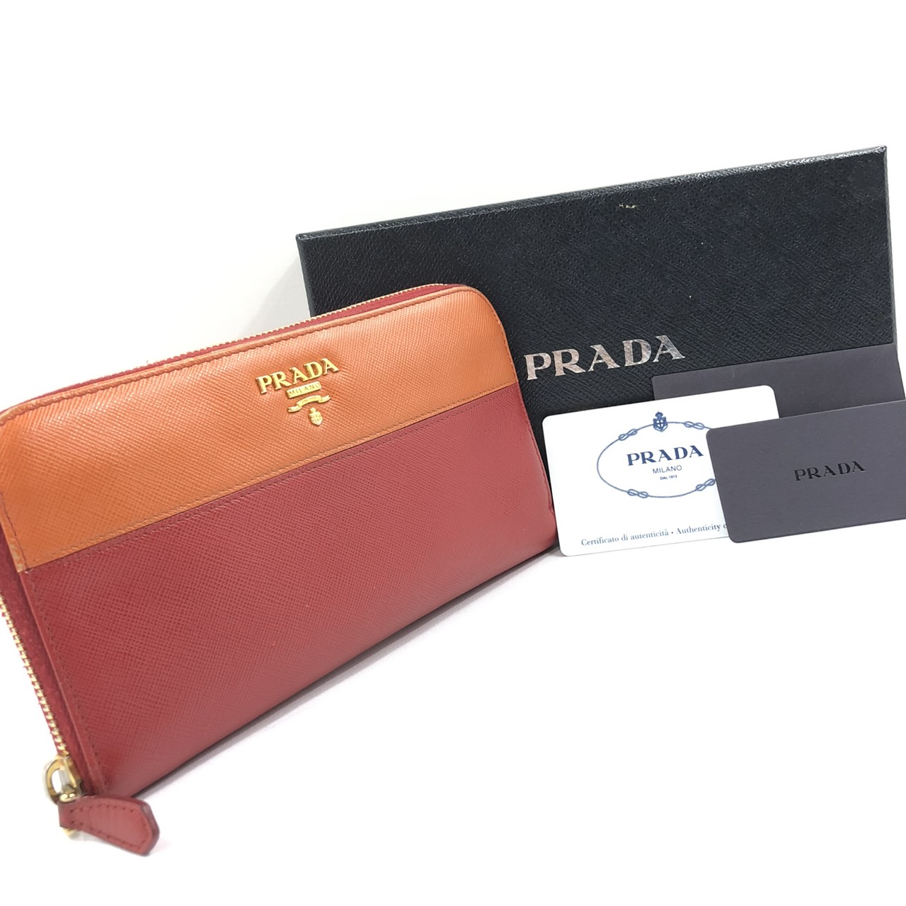 定価15万 廃番品 プラダ サフィアーノ ラウンドファスナー 長財布 バイカラー 定価15万 廃番品 プラダ サフィアーノ ラウンドファスナー 長財布 バイ